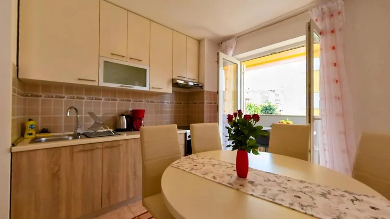 Apartments Dario Medulin 0*,